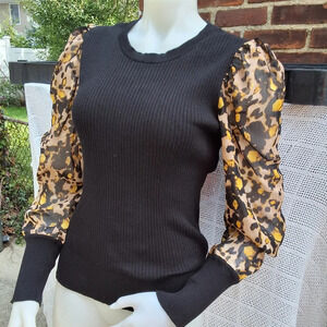 DKNY Ribbed top chiffon leopard sleeve crew neck  M
